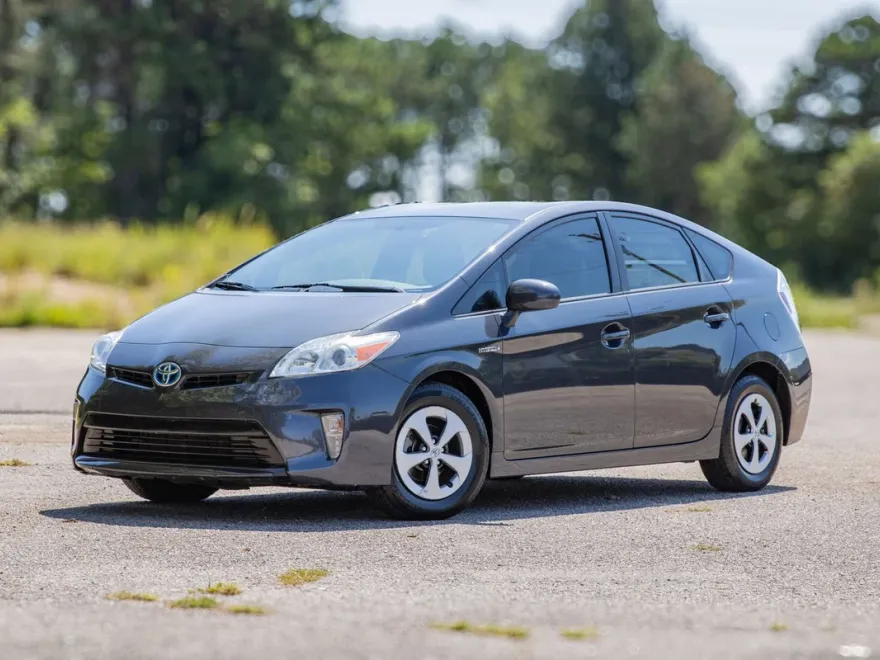 2015 Toyota Prius Two photo 1