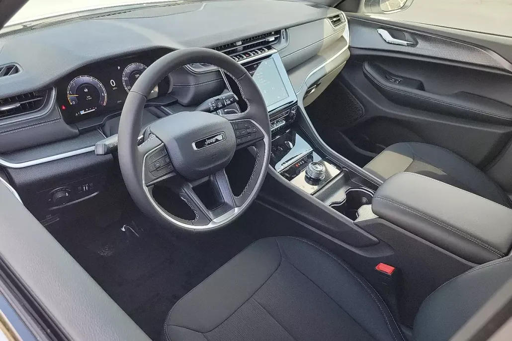 2025 Jeep Grand Cherokee Laredo X photo 1