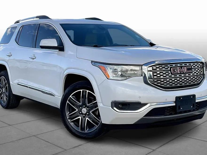 2017 Gmc Acadia Denali photo 1