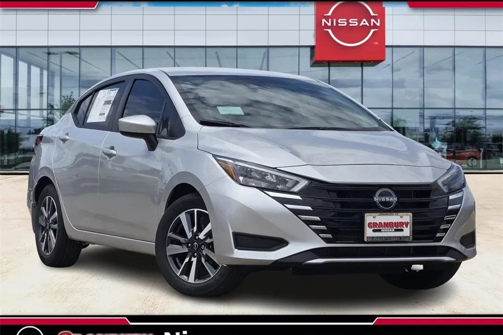 2025 Nissan Versa SV photo 1