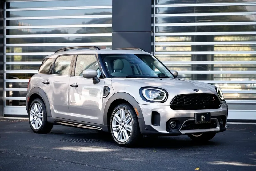 2024 Mini Cooper S Iconic photo 1