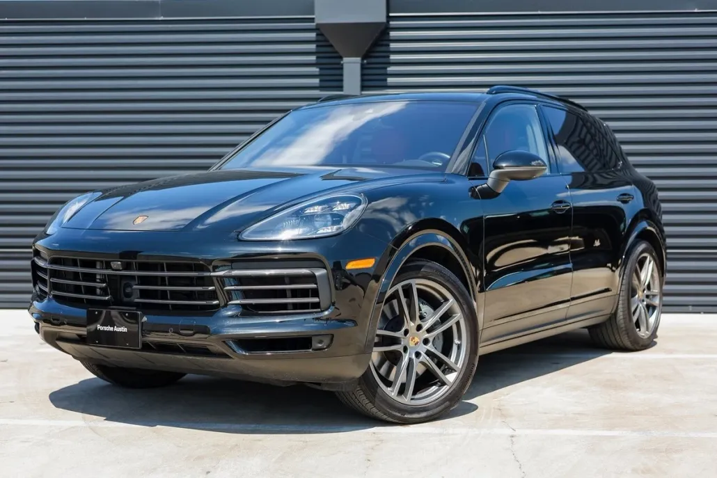 2023 Porsche Cayenne S Platinum Edition photo 1