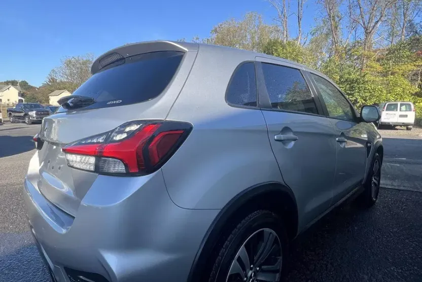 2024 Mitsubishi Outlander Sport ES LE SE photo 1