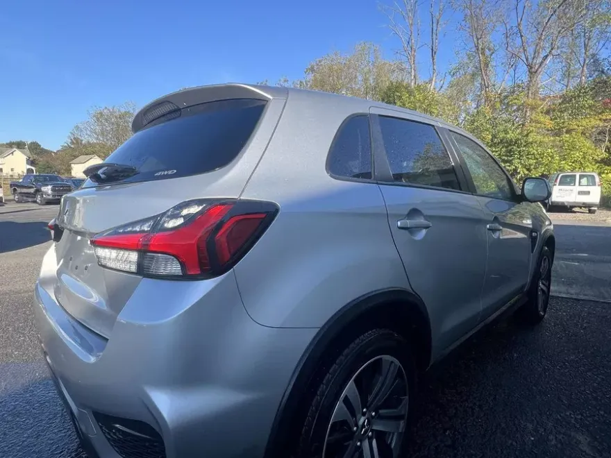 2024 Mitsubishi Outlander Sport ES LE SE photo 1