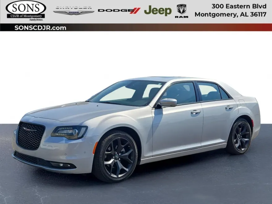 2022 Chrysler 300 photo 1