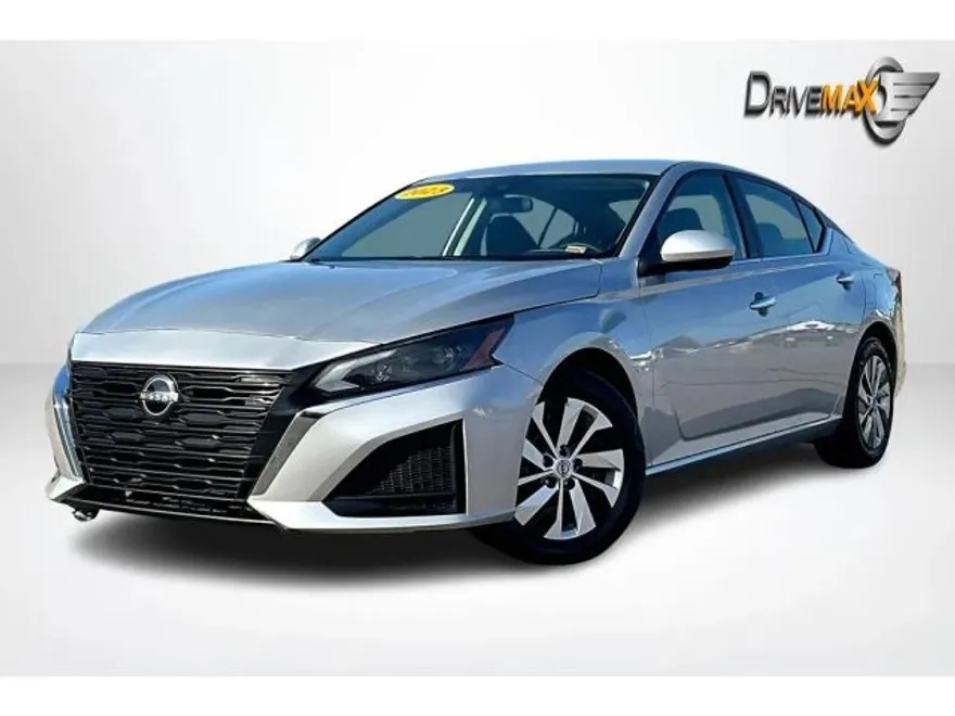 2023 Nissan Altima 2.5 photo 1