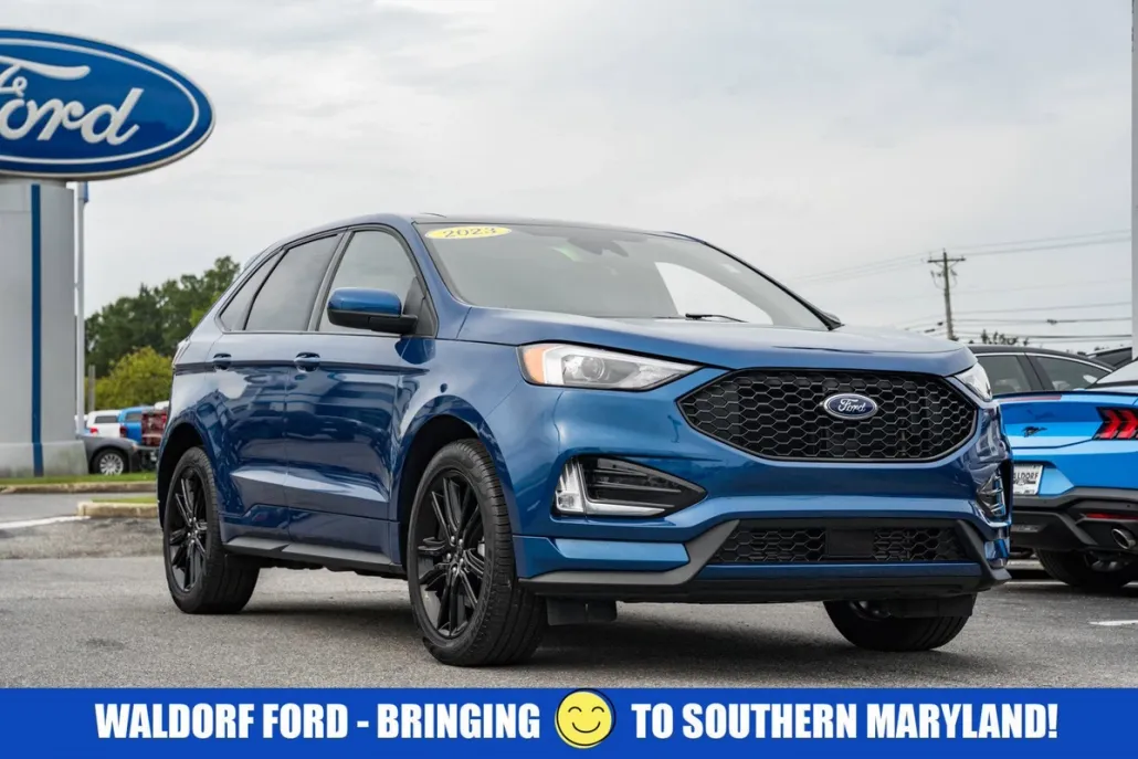 2023 Ford Edge SEL photo 1