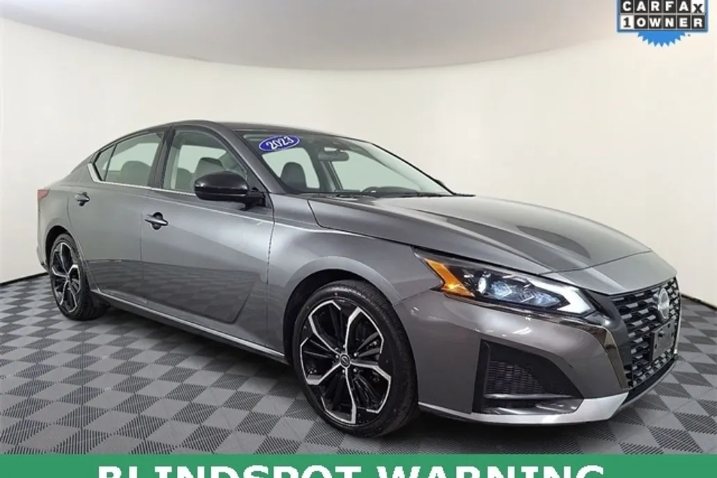 2023 Nissan Altima 2.5 SR photo 1