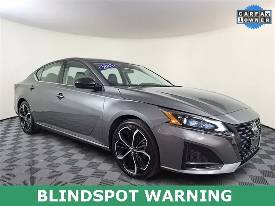 2023 Nissan Altima 2.5 SR photo 1