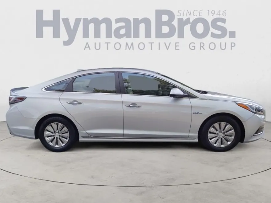 2016 Hyundai Sonata Hybrid SE photo 1