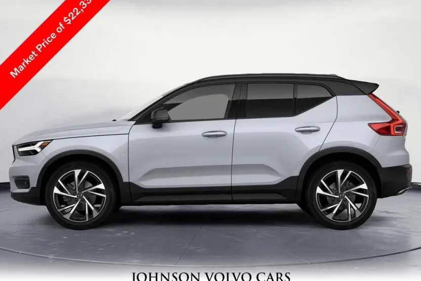 2020 Volvo XC40 R-Design photo 1