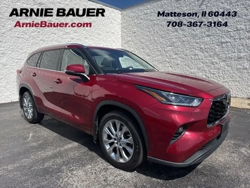 2021 Toyota Highlander Limited photo 1
