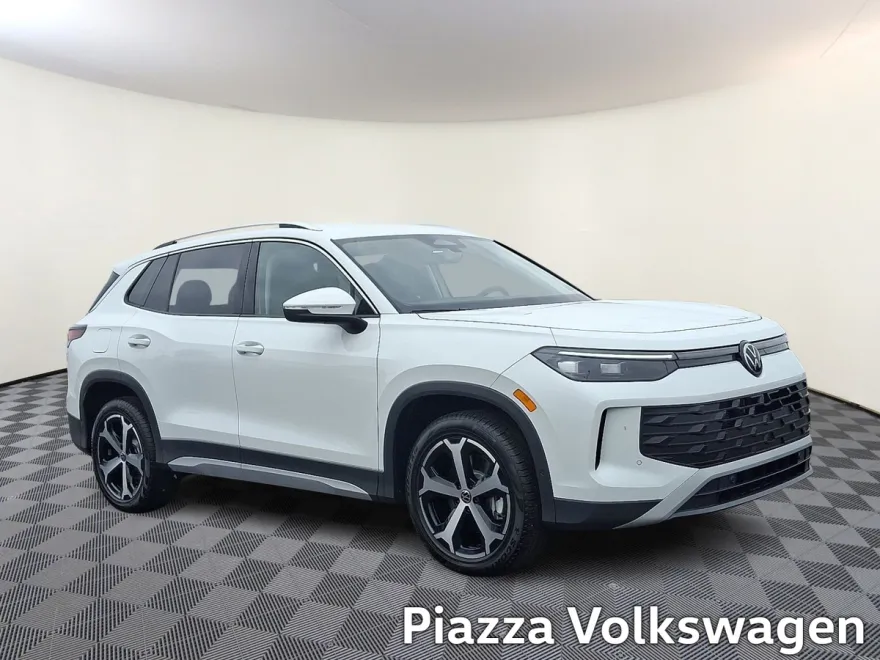 2025 Volkswagen Tiguan SE photo 1
