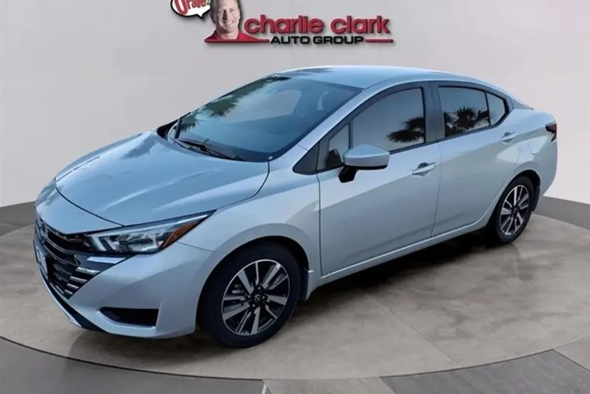 2025 Nissan Versa SV photo 1