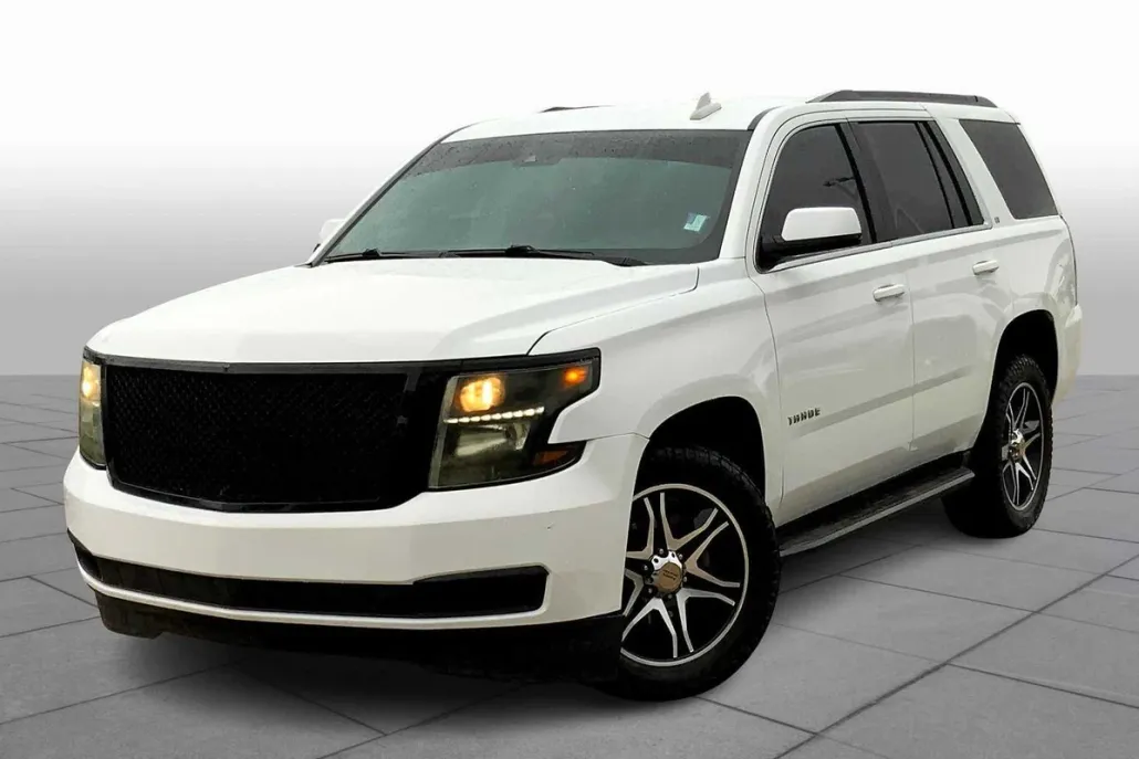 2017 Chevrolet Tahoe LT photo 1