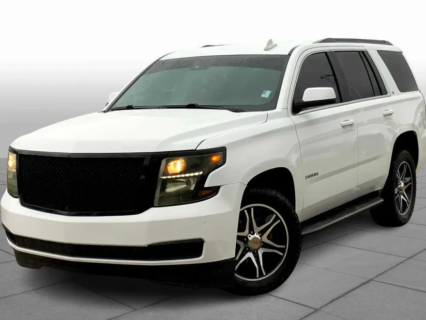2017 Chevrolet Tahoe LT photo 1