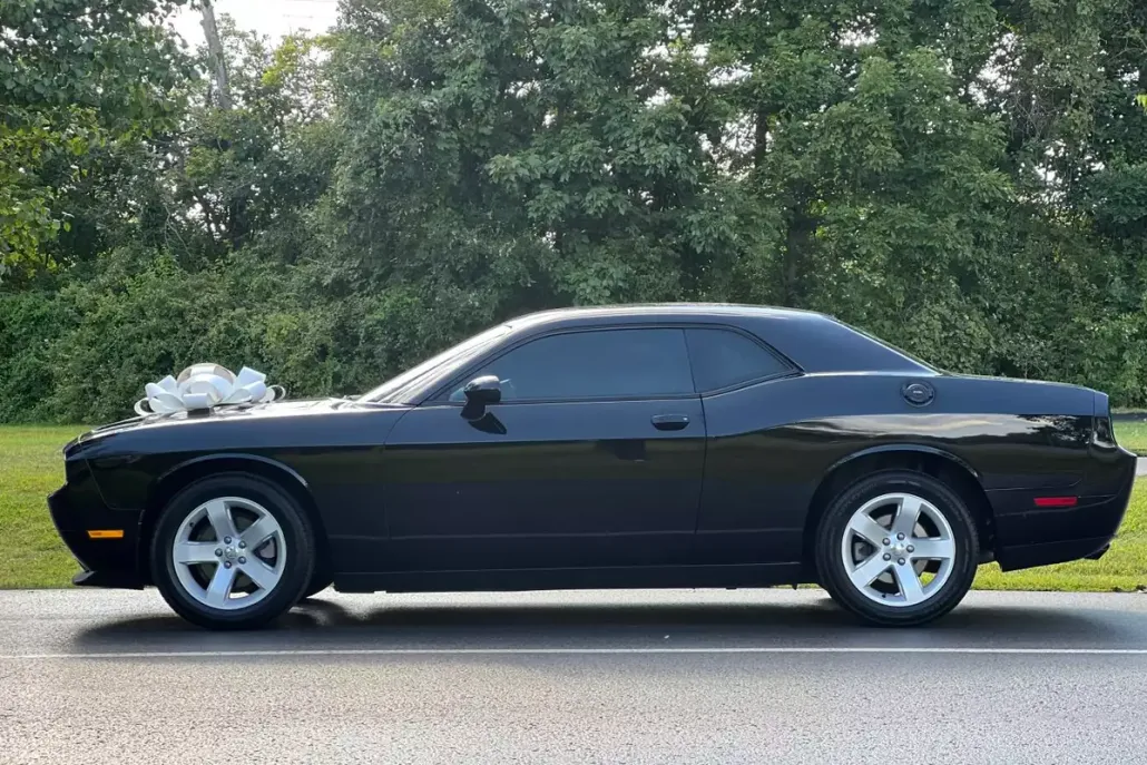2012 Dodge Challenger SXT photo 1