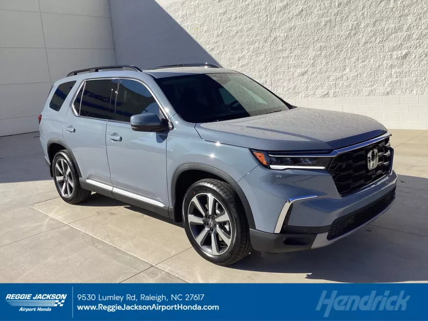 2025 Honda Pilot Touring photo 1