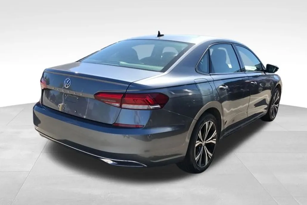 2022 Volkswagen Passat 2.0T Limited photo 1