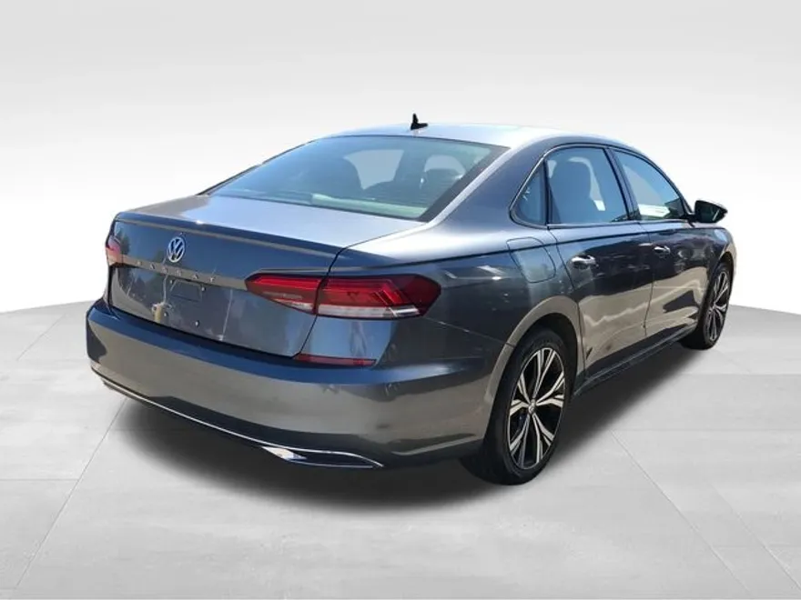 2022 Volkswagen Passat 2.0T Limited photo 1
