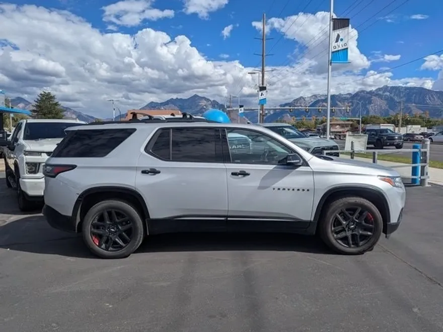 2020 Chevrolet Traverse Premier photo 1