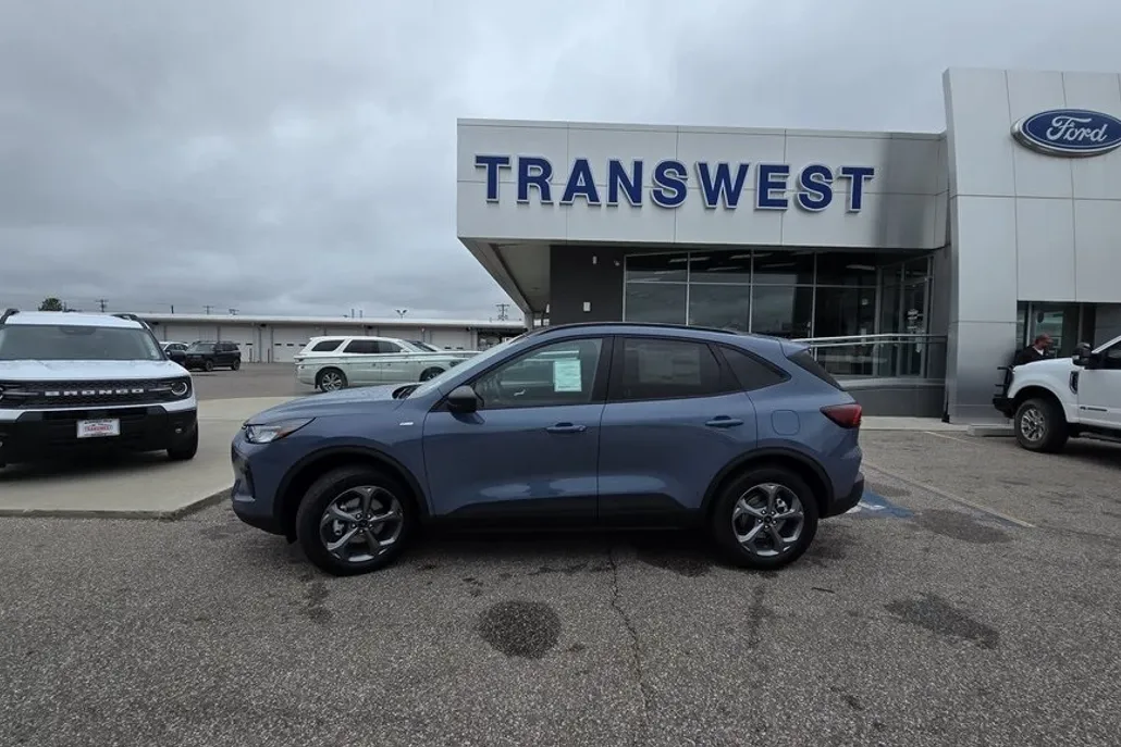 2026 Ford Escape ST-Line photo 1