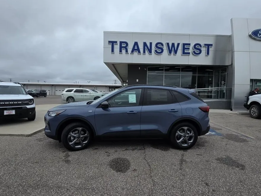 2026 Ford Escape ST-Line photo 1