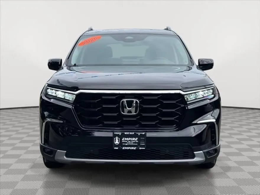 2025 Honda Pilot Touring photo 1