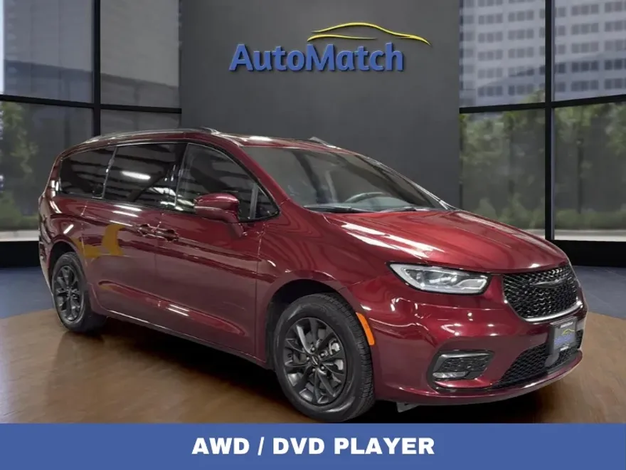 2021 Chrysler Pacifica Touring photo 1