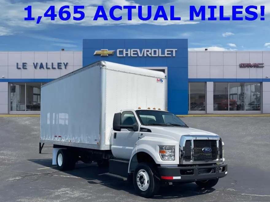 2019 Ford F-650 SuperCab Base photo 1