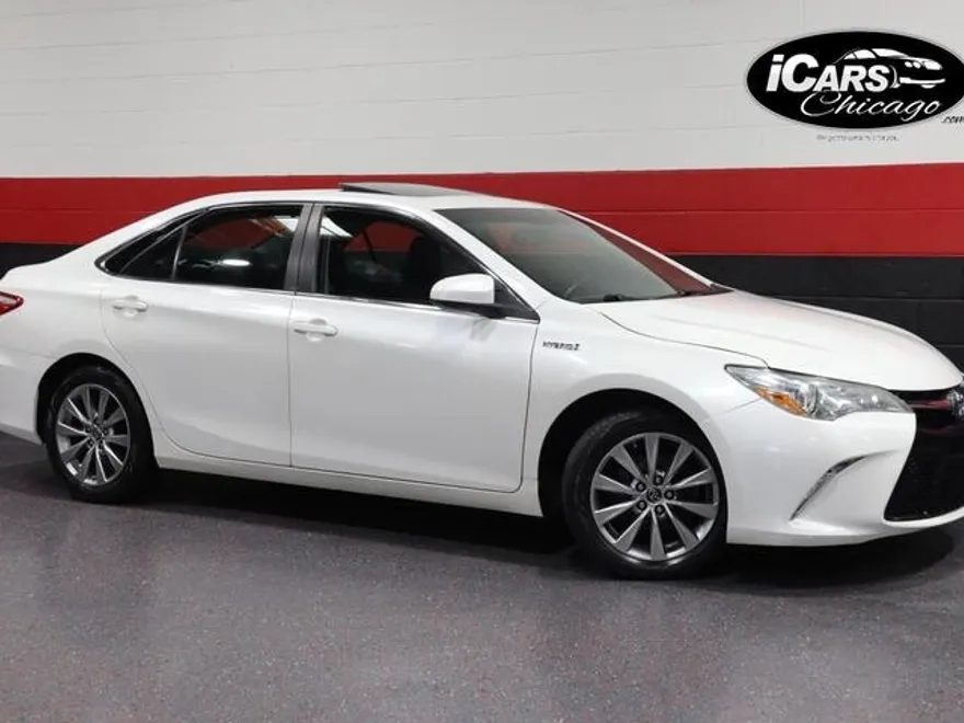 2015 Toyota Camry Hybrid XLE photo 1