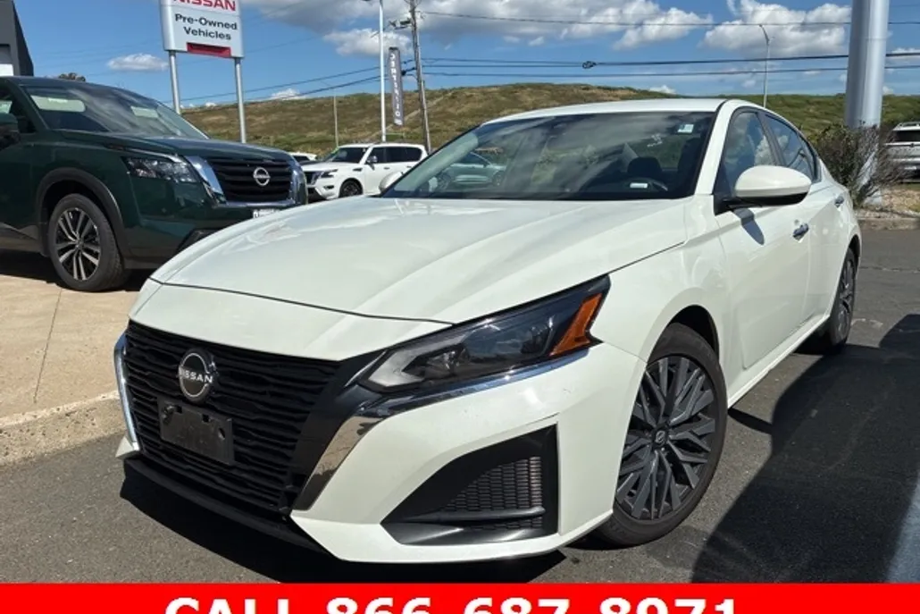 2023 Nissan Altima 2.5 SV photo 1