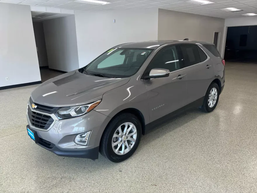 2019 Chevrolet Equinox LT photo 1