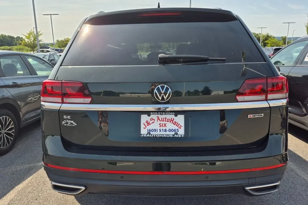 2022 Volkswagen Atlas SE Technology photo 1