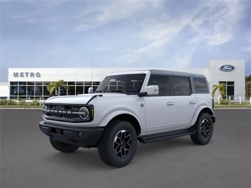 2025 Ford Bronco Outer Banks photo 1