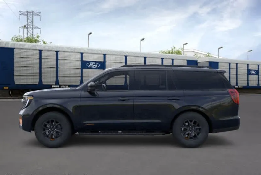 2025 Ford Expedition photo 1