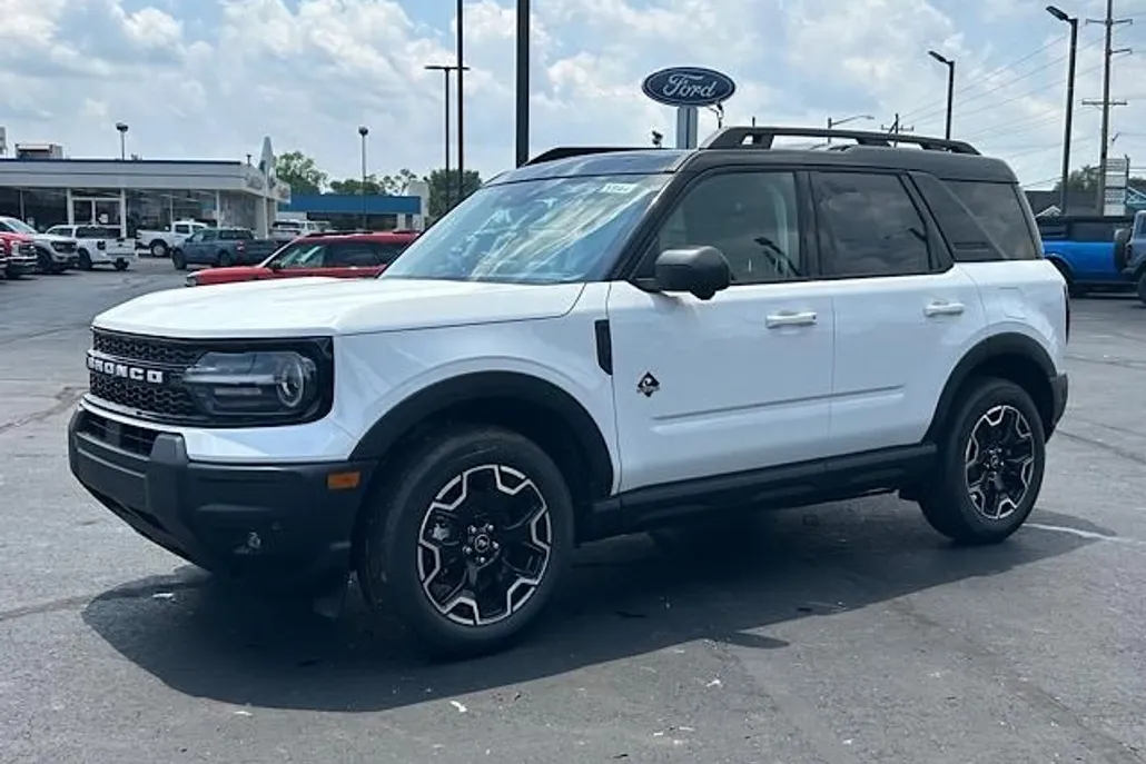 2025 Ford Bronco Sport Outer Banks photo 1