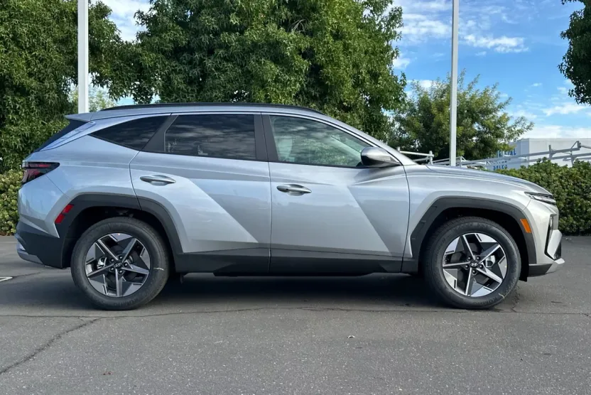 2026 Hyundai Tucson SEL photo 1