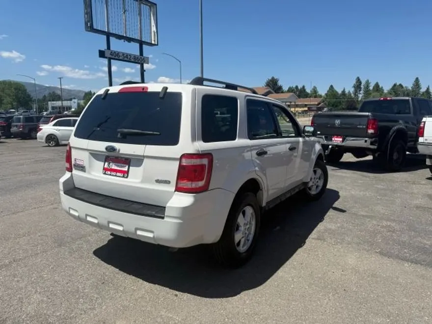 2009 Ford Escape XLT Sport photo 1