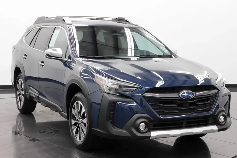 2023 Subaru Outback Touring XT photo 1