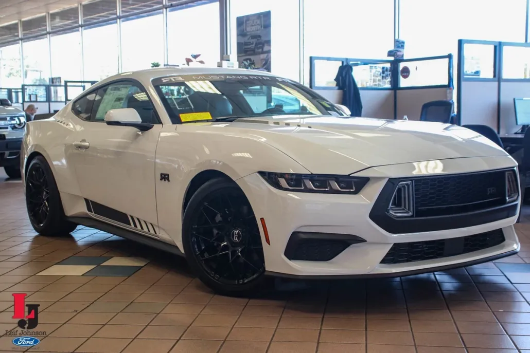 2024 Ford Mustang EcoBoost Premium photo 1