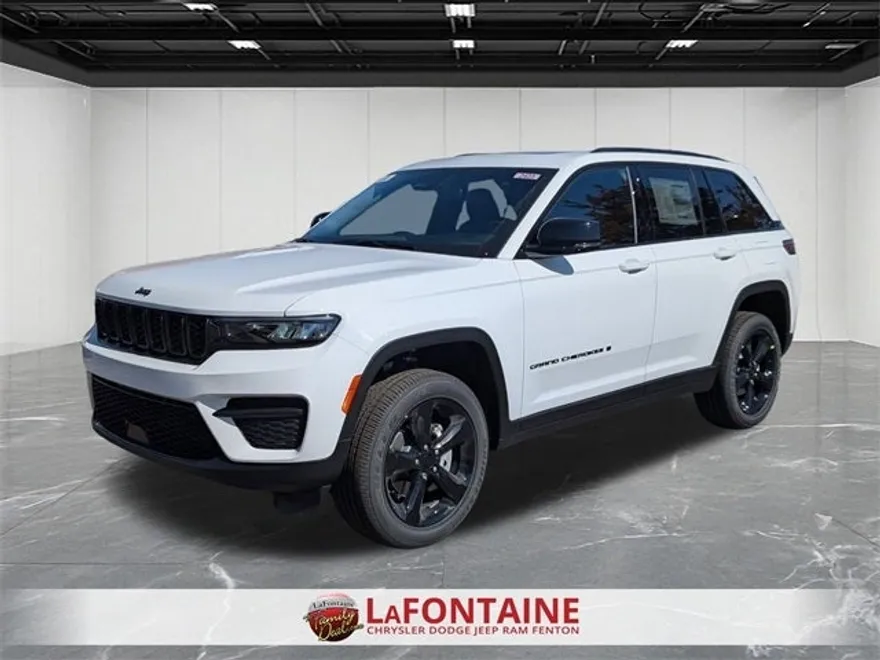 2025 Jeep Grand Cherokee Altitude photo 1