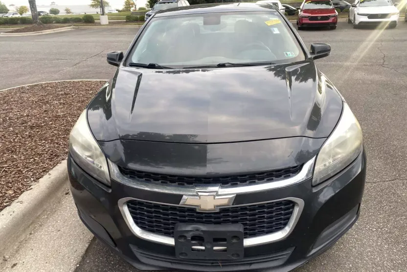 2015 Chevrolet Malibu 1LT photo 1
