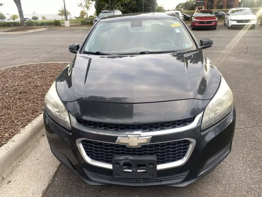 2015 Chevrolet Malibu 1LT photo 1