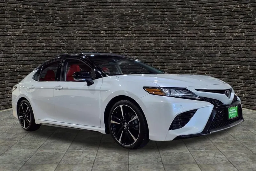 2018 Toyota Camry XSE photo 1