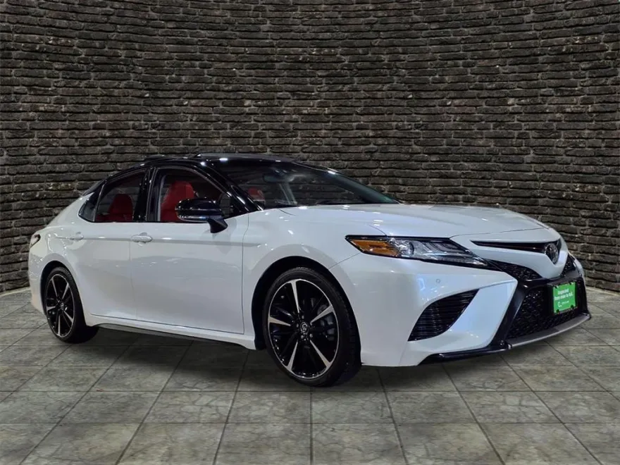 2018 Toyota Camry XSE photo 1