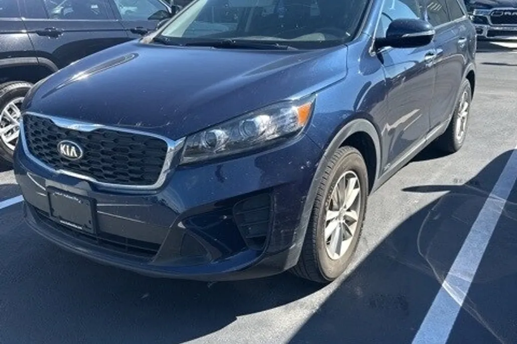 2019 Kia Sorento LX photo 1