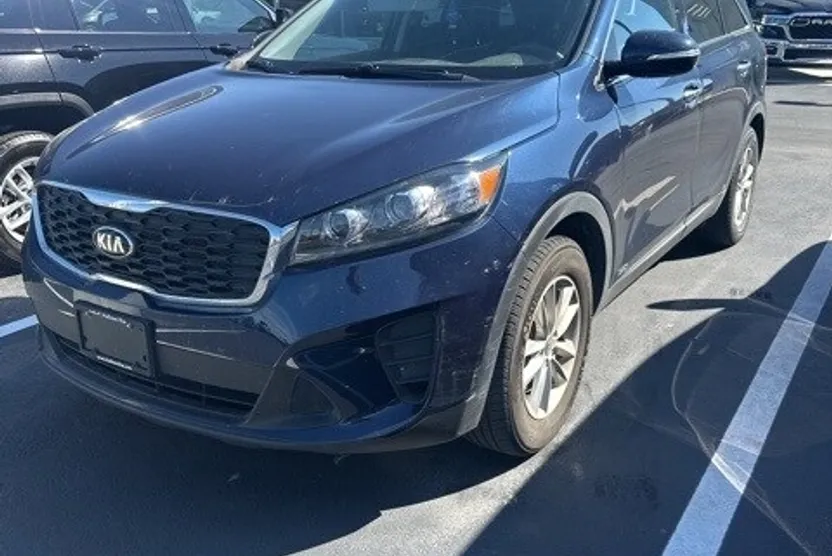 2019 Kia Sorento LX photo 1