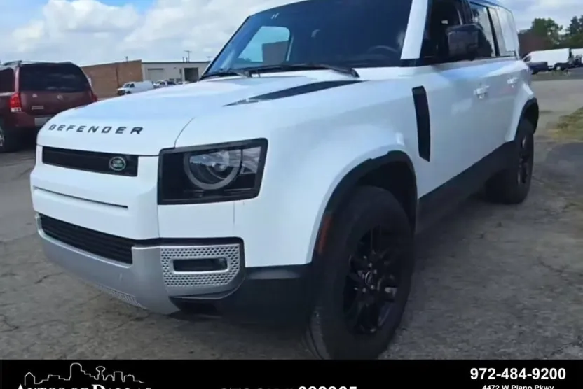 2025 Land Rover Defender 110 S photo 1