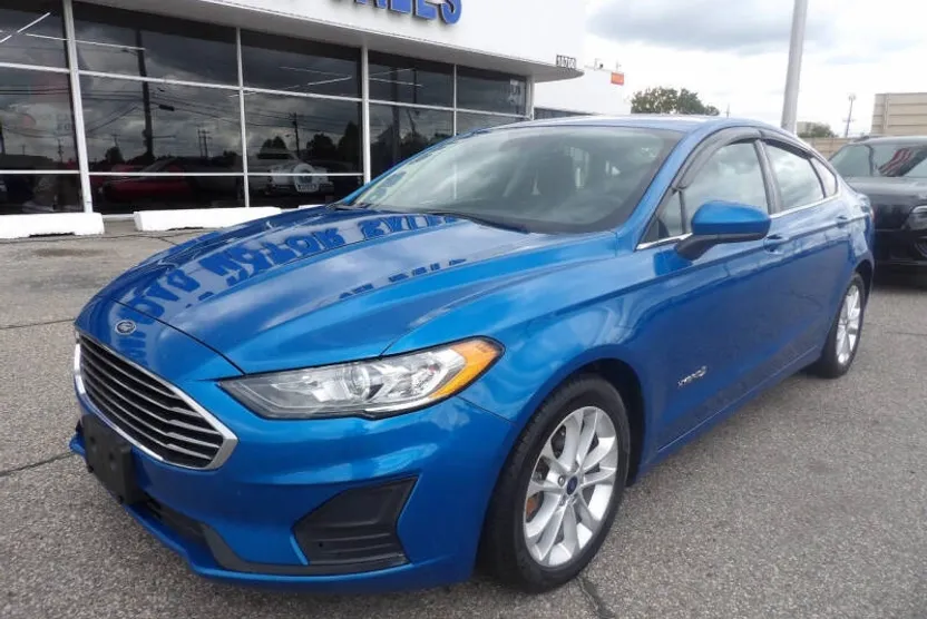 2019 Ford Fusion Hybrid SE photo 1